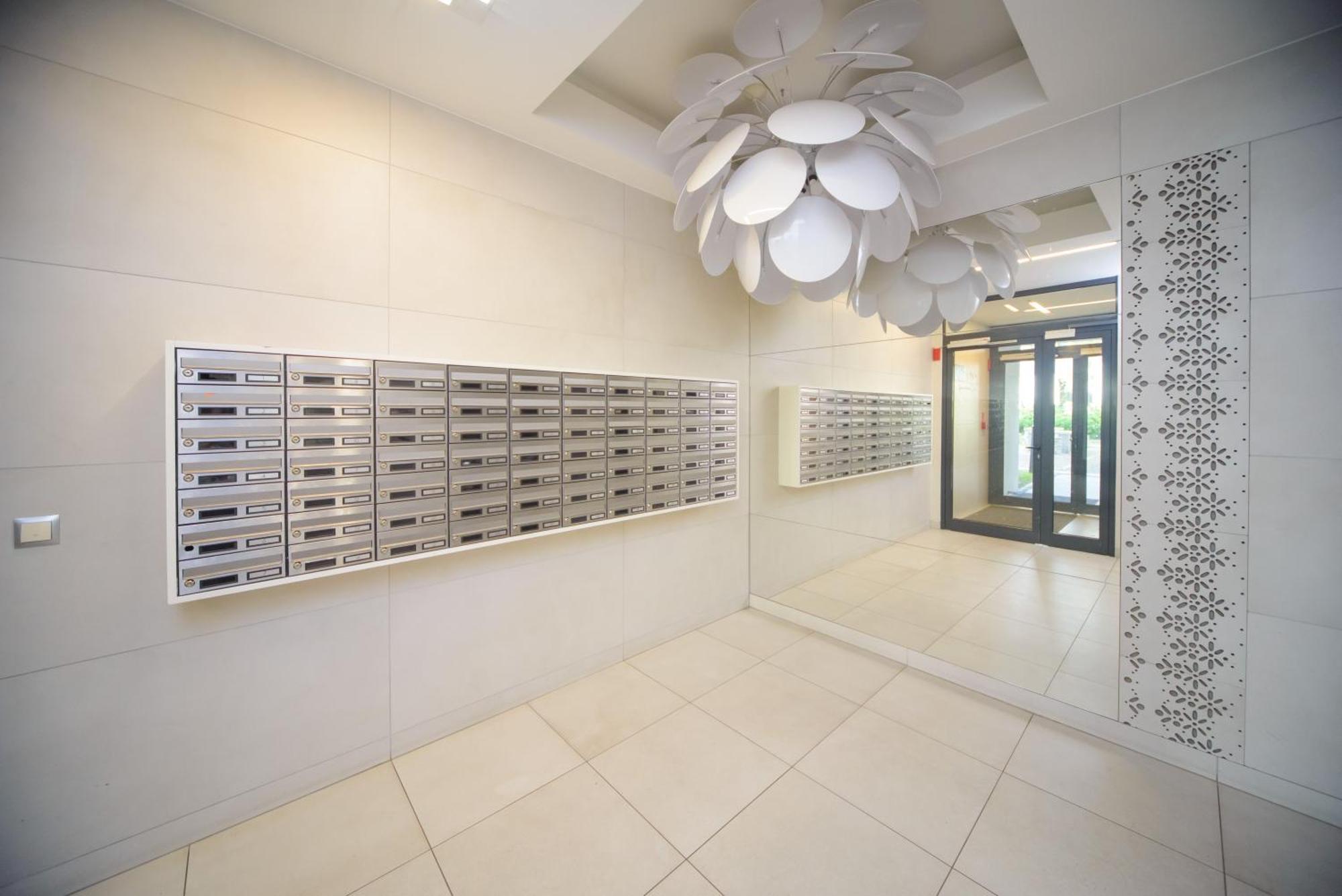 Maya's Flats & 81 - 3 Flat In Garnizon *