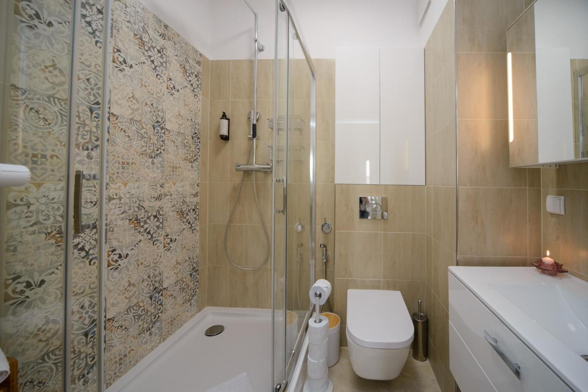 Maya's Flats & 81 - 3 Flat In Garnizon Apartment *